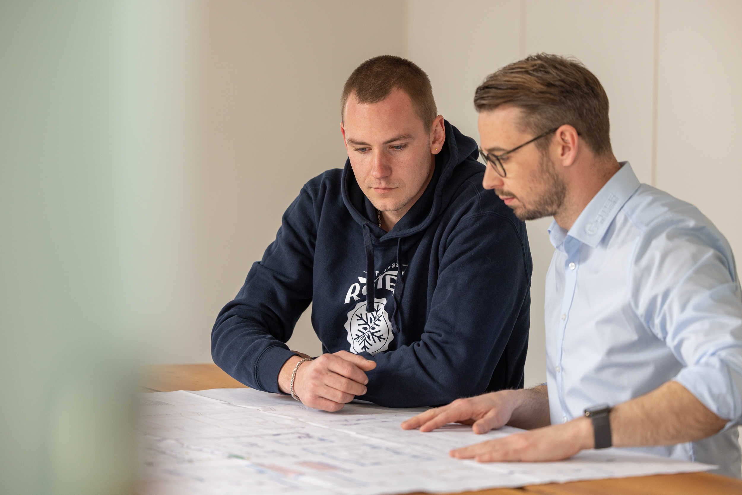 Roter Kältetechnik bei der Planung einer Hannoveraner Klimaanlage für einen Neubau